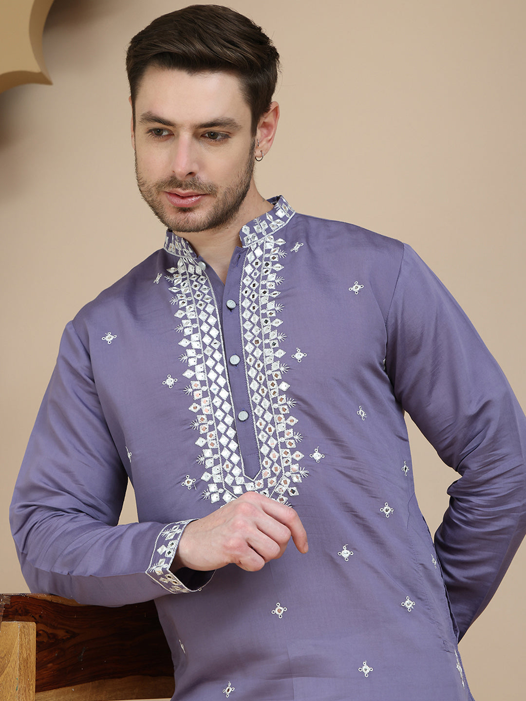 Men'S Embroidered Kurtas