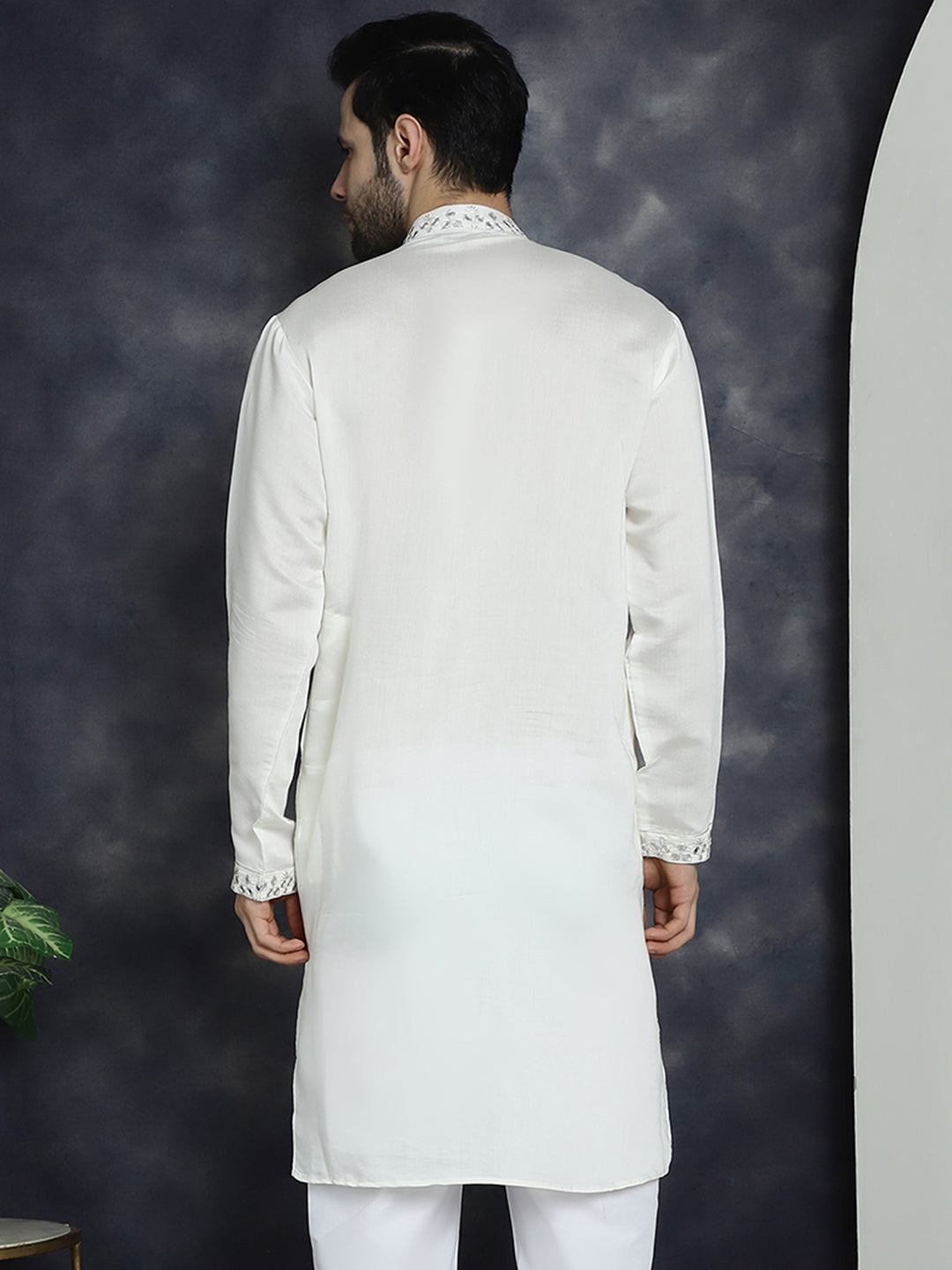 Men'S Embroidered Kurtas