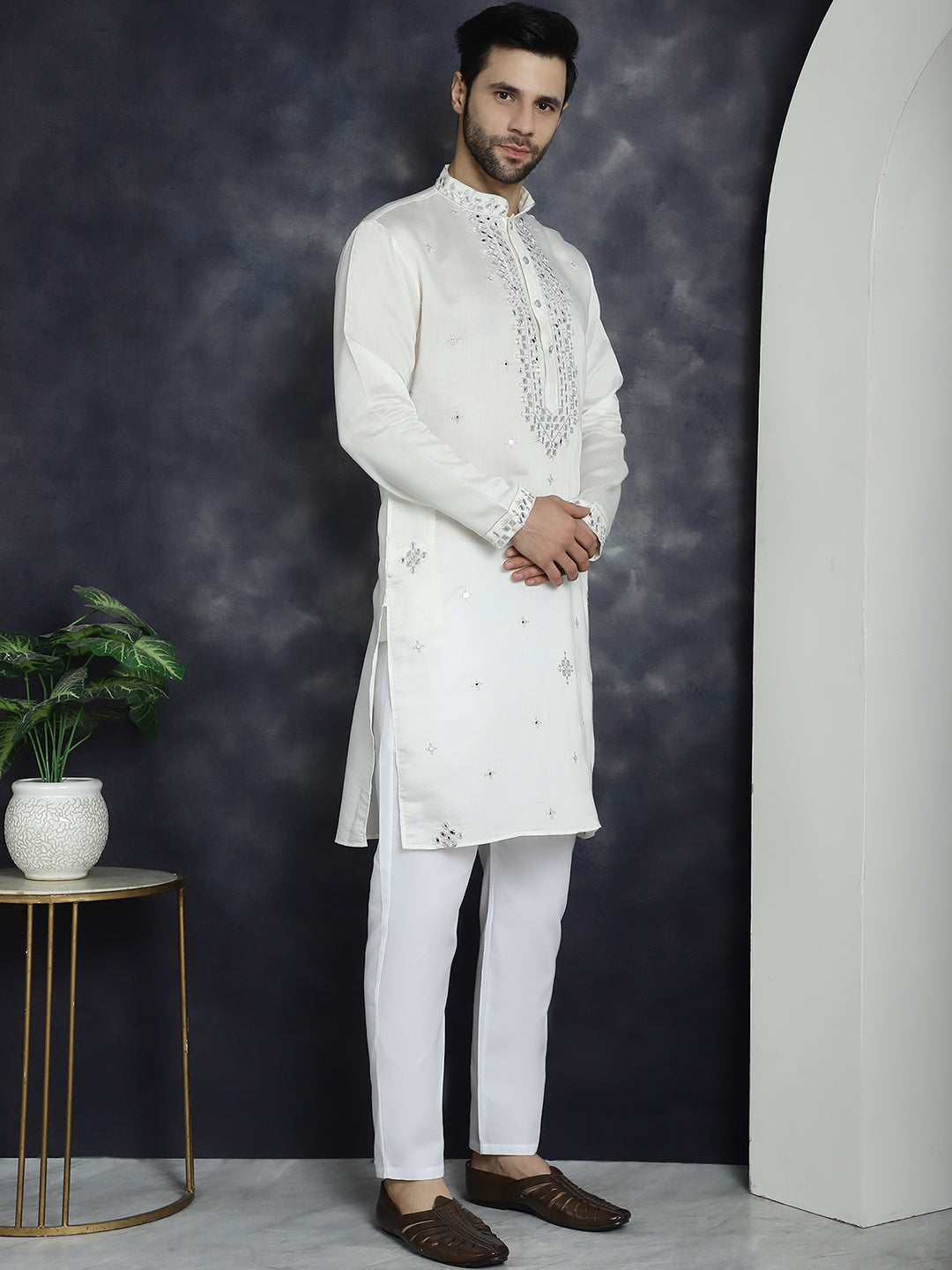 Men'S Embroidered Kurtas