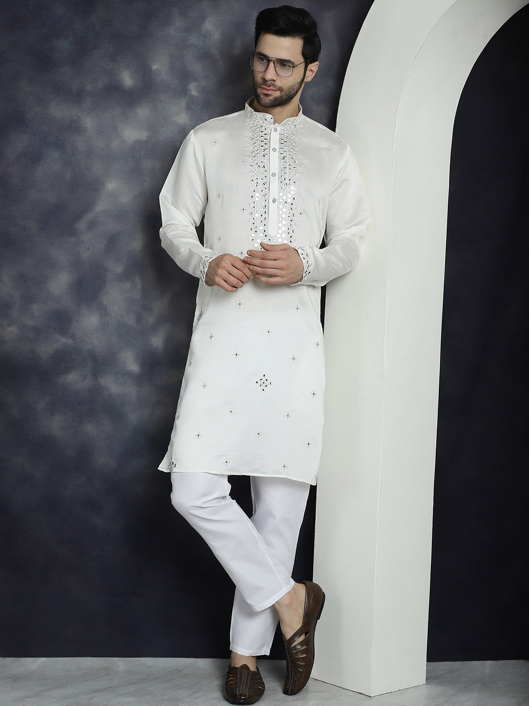 Men'S Embroidered Kurtas