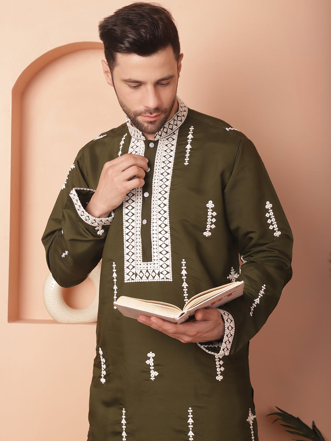 Men'S Collar Chikankari Embroidered Kurtas