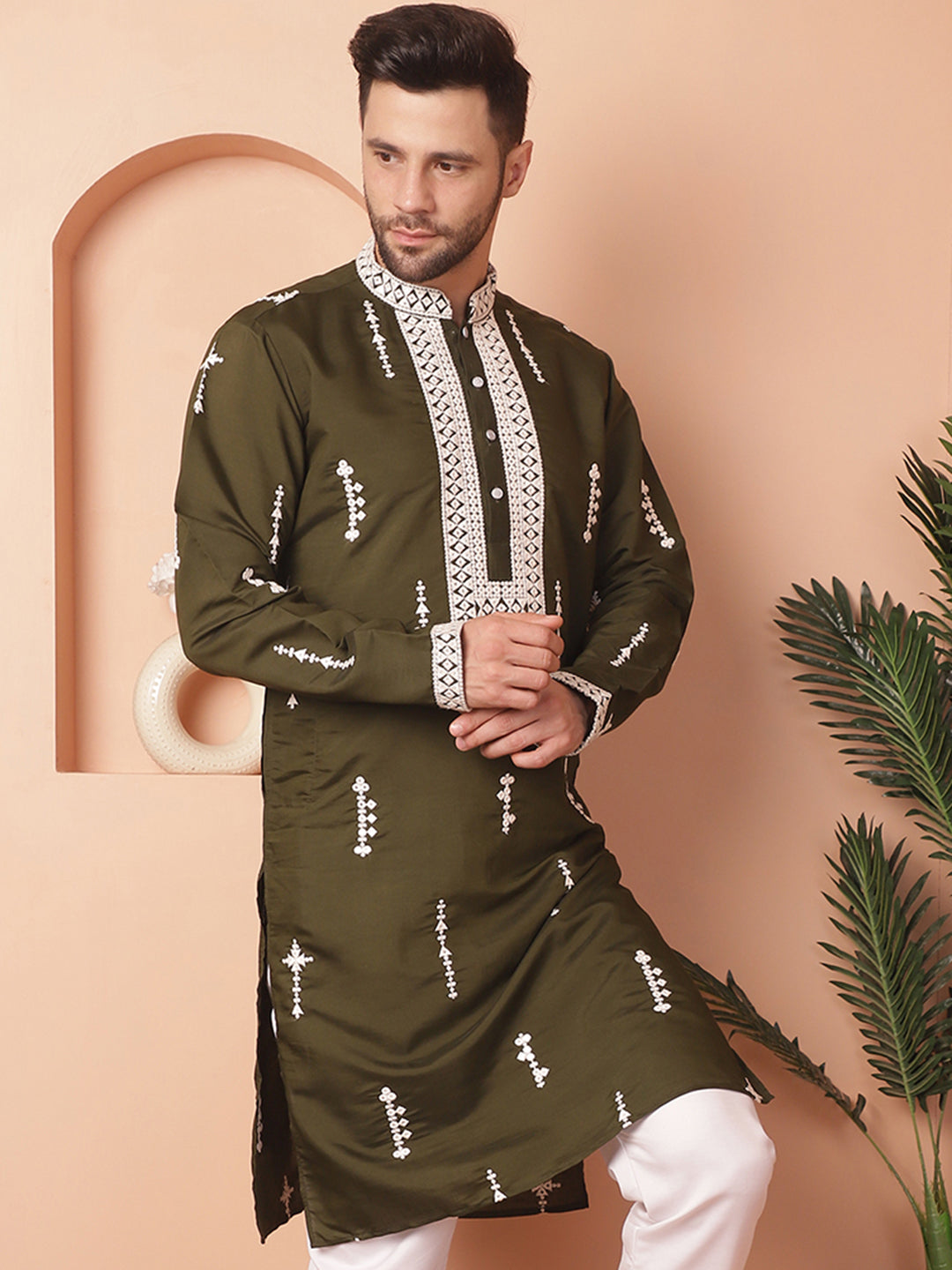 Men'S Collar Chikankari Embroidered Kurtas