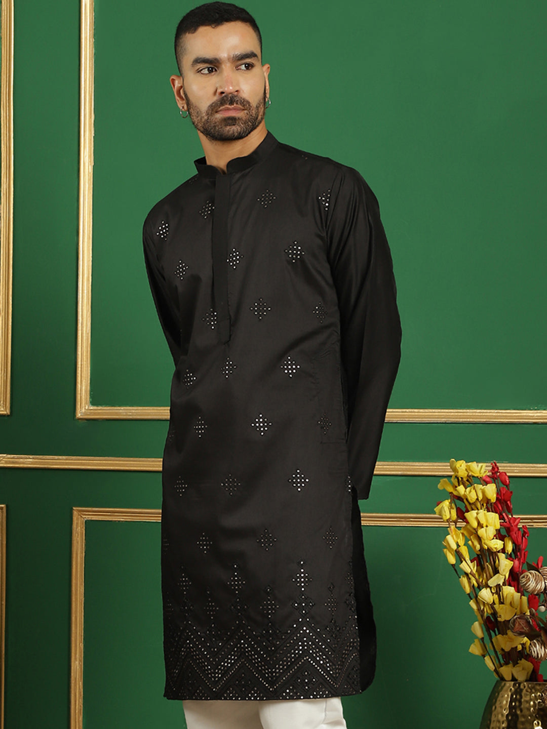 Men Black Embroidered And Sequence Kurtas