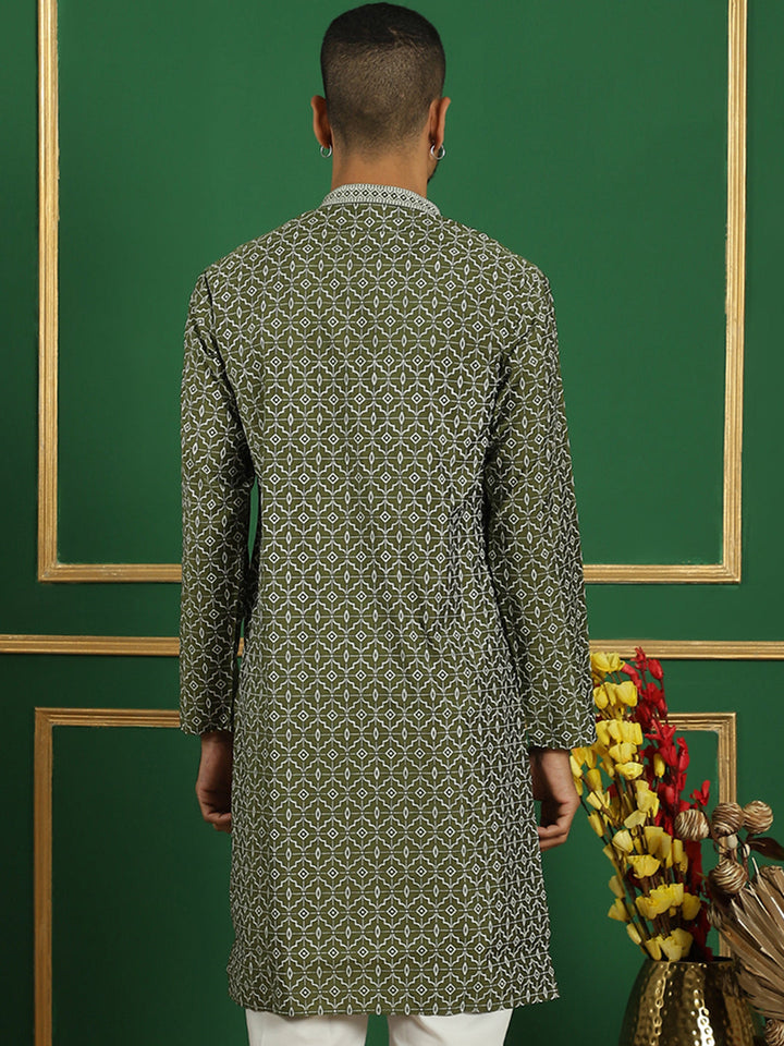 Men Purple Embroidered And Sequence Kurtas