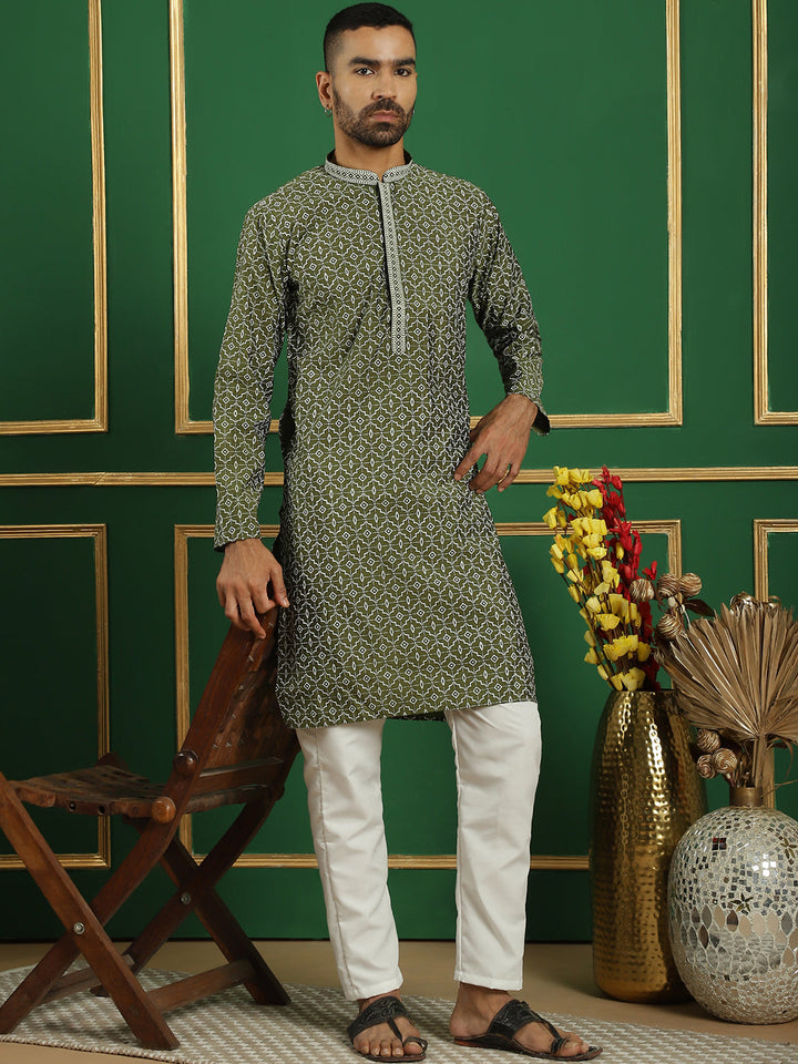 Men Purple Embroidered And Sequence Kurtas