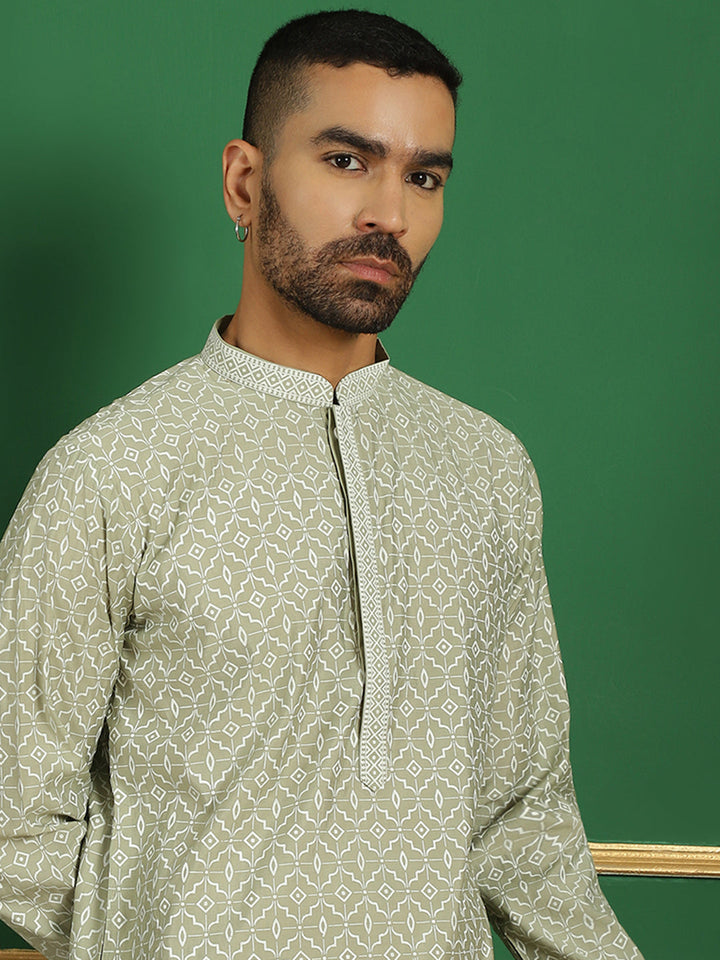 Men Blue Embroidered And Sequence Kurtas