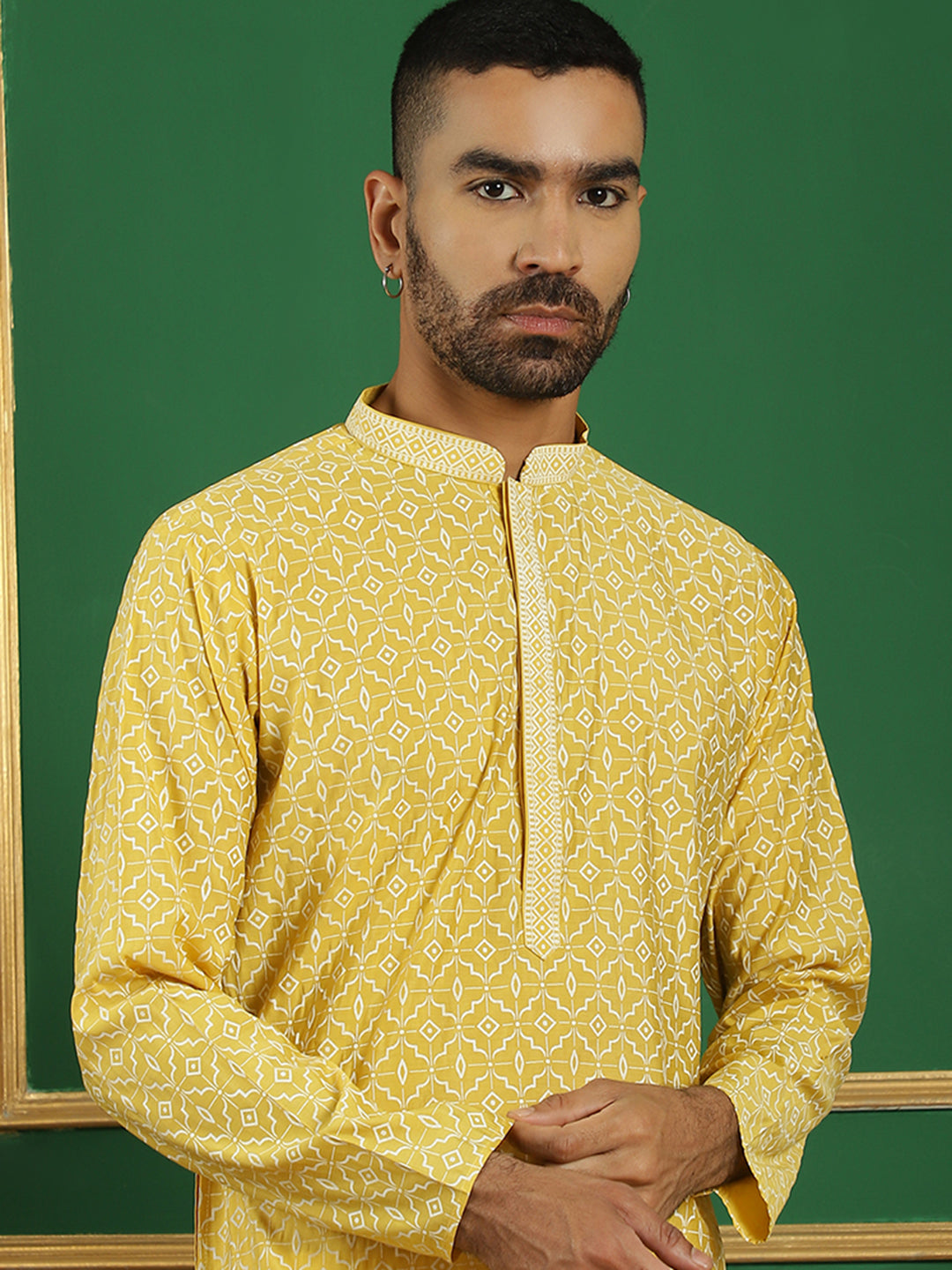 Men Grey Embroidered And Sequence Kurtas
