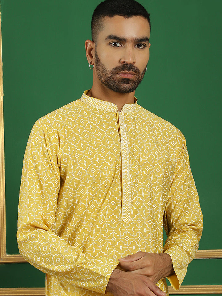 Men Grey Embroidered And Sequence Kurtas