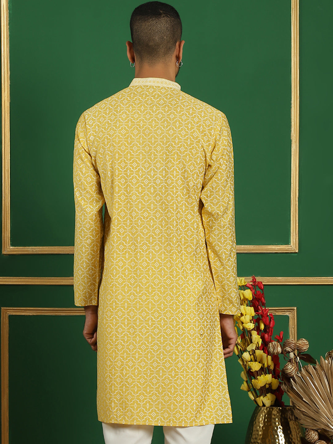 Men Grey Embroidered And Sequence Kurtas