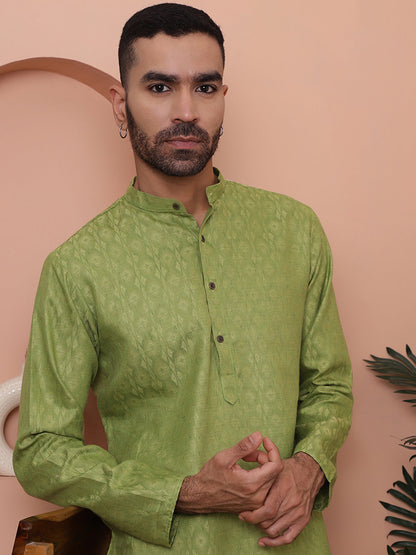 Men Green Woven Design Cotton Kurtas.
