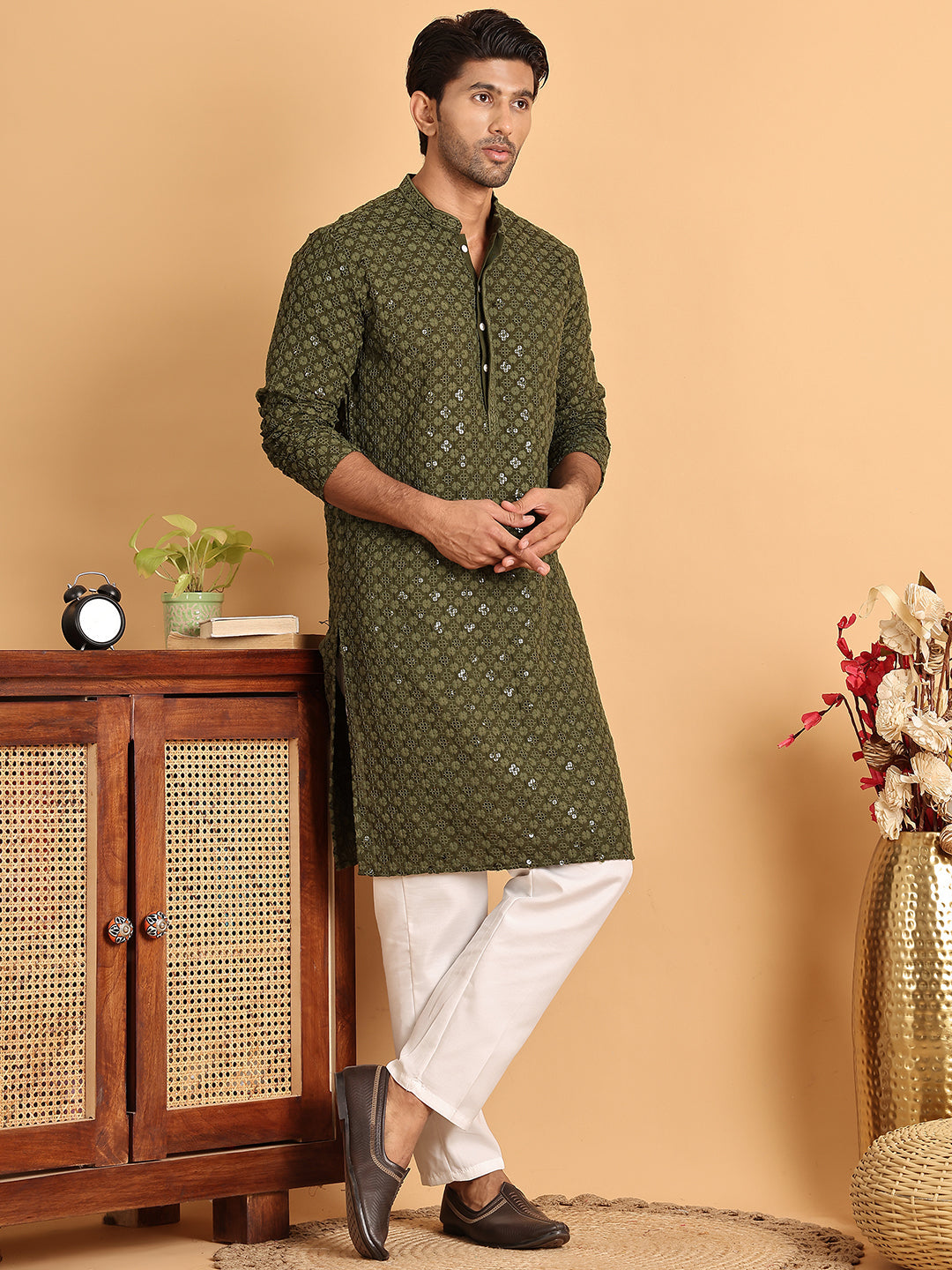 Embroidered &amp; Sequins Straight Kurtas For Men