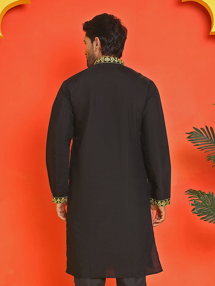Embroidered &amp; Sequins Kurtas For Men