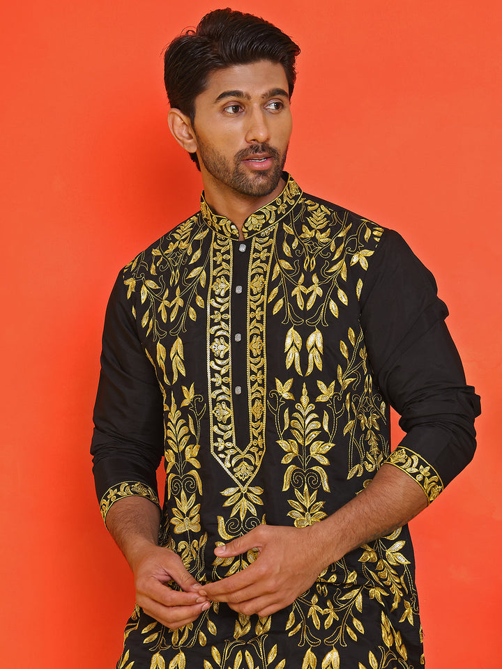 Embroidered &amp; Sequins Kurtas For Men
