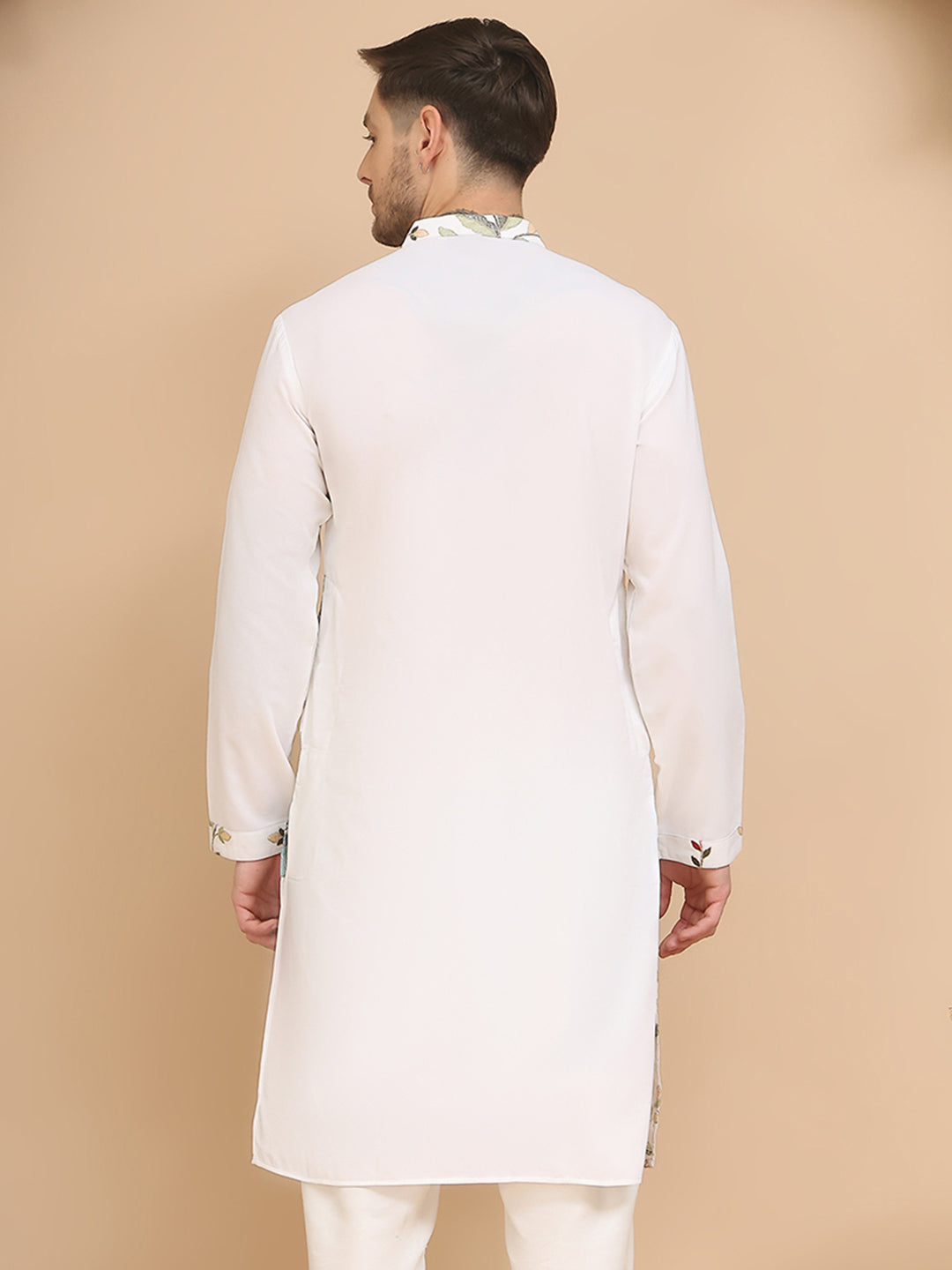 White Embroidered Kurta With Sequins &amp; Zari Work