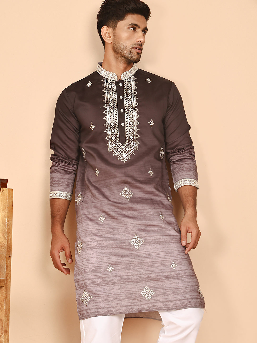 Men’S Traditional Ombre Kurta With Delicate Thread Work