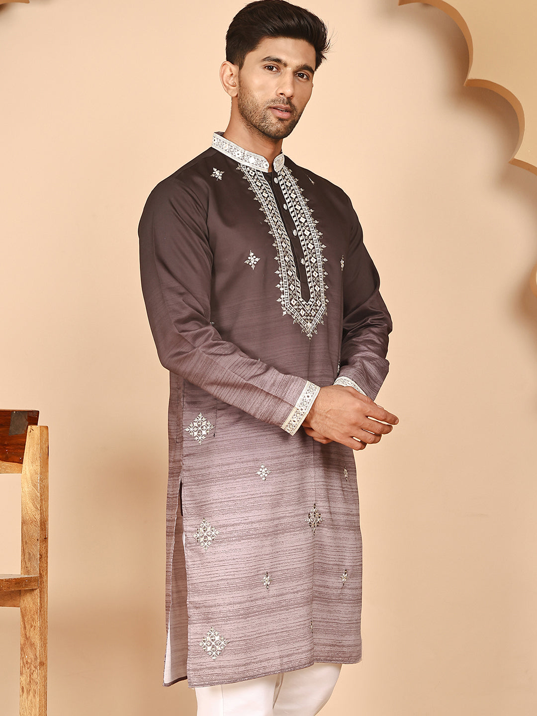 Men’S Traditional Ombre Kurta With Delicate Thread Work