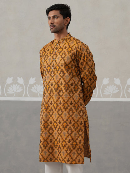 Silk Blend Woven Design Kurta.