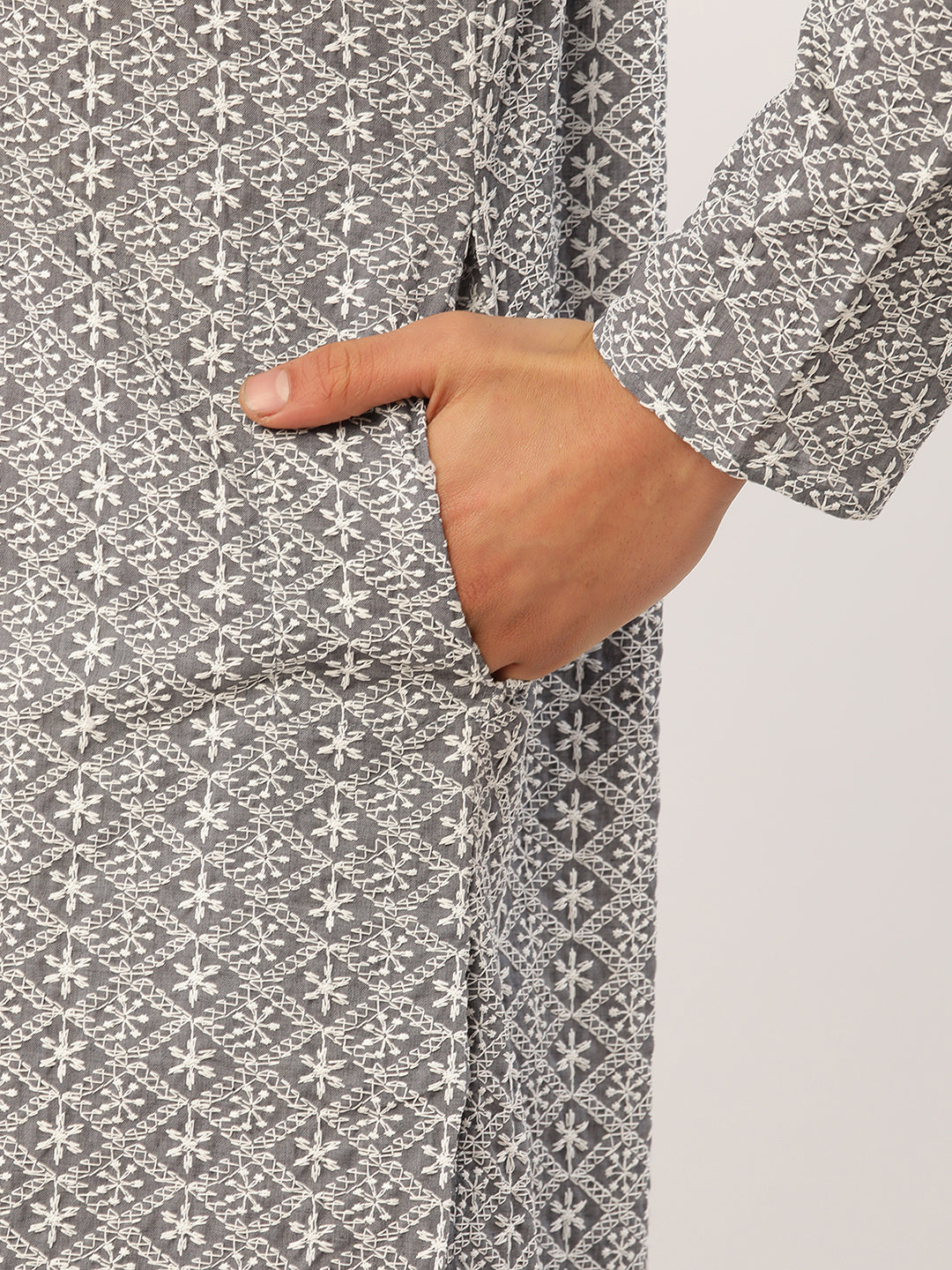 Men'S Grey & White Embroidered Straight Kurtas