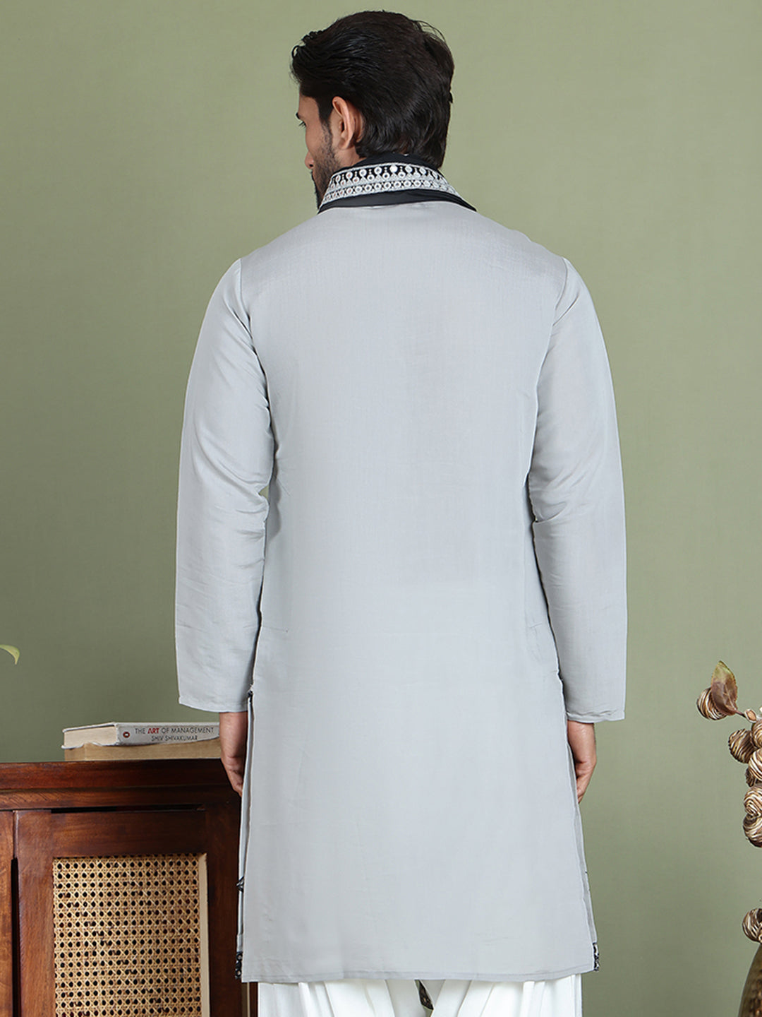 Embroidered Silk Blend Kurta With White Dupatta