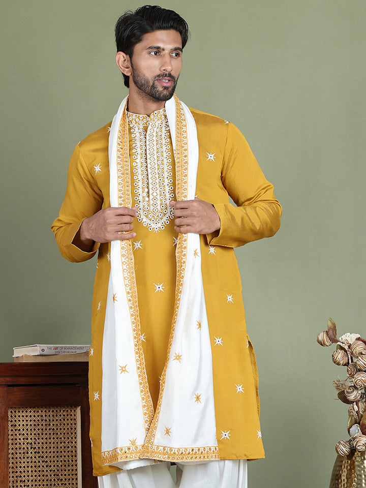 Embroidered Silk Blend Kurta With White Dupatta
