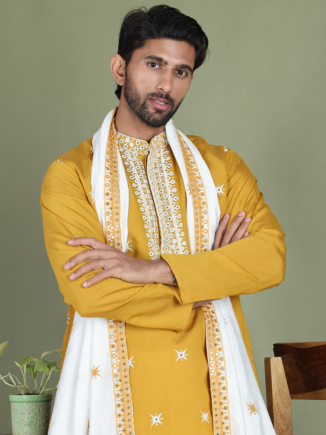 Embroidered Silk Blend Kurta With White Dupatta