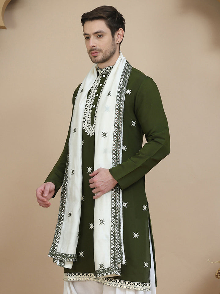 Embroidered Silk Blend Kurta With White Dupatta