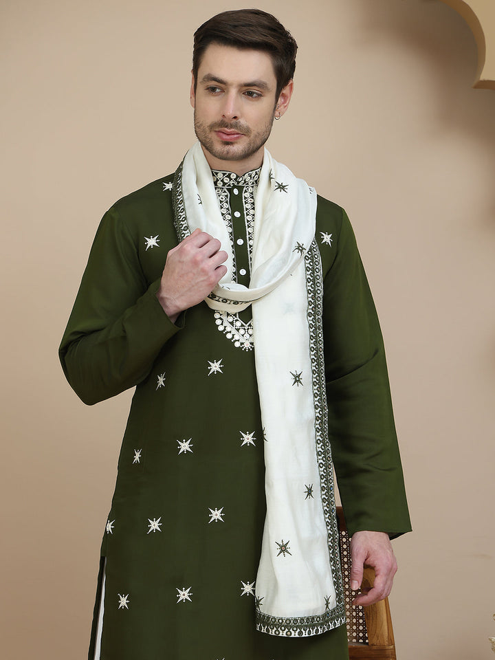 Embroidered Silk Blend Kurta With White Dupatta
