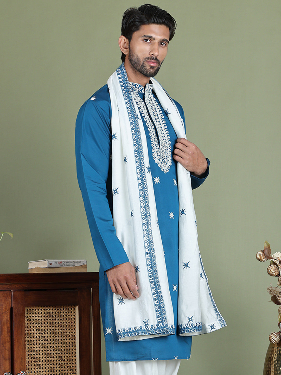 Embroidered Silk Blend Kurta With White Dupatta