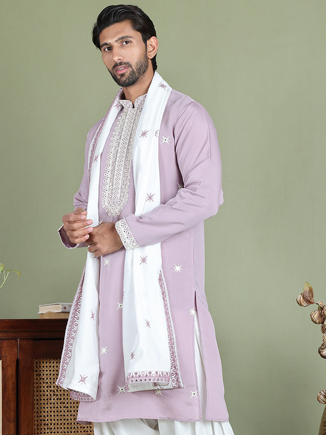 Embroidered Silk Blend Kurta With White Dupatta