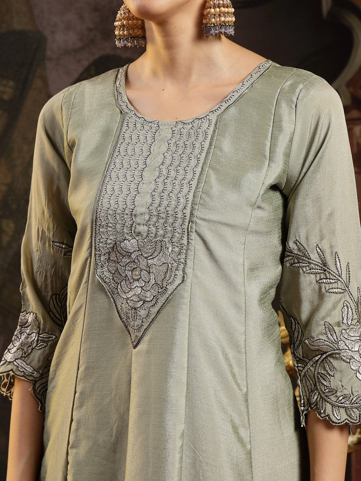 Green Solid &amp; Embroidered Silk Blend Flared Kurta Pant Dupatta Set