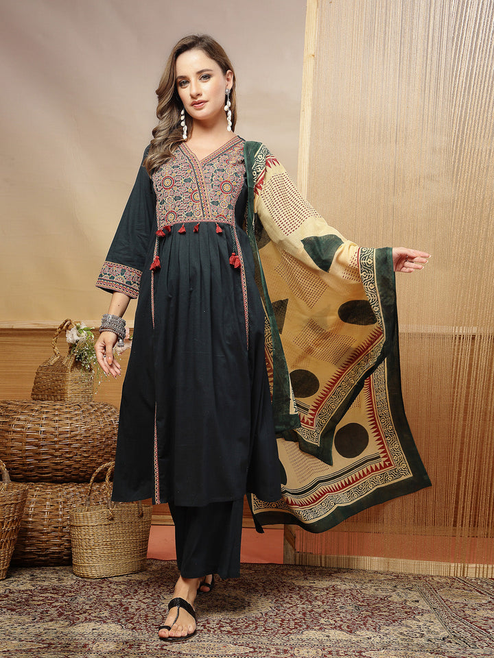 Solid Cotton Straight Kurta Pant Dupatta Set