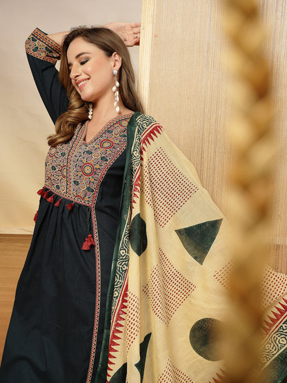 Solid Cotton Straight Kurta Pant Dupatta Set