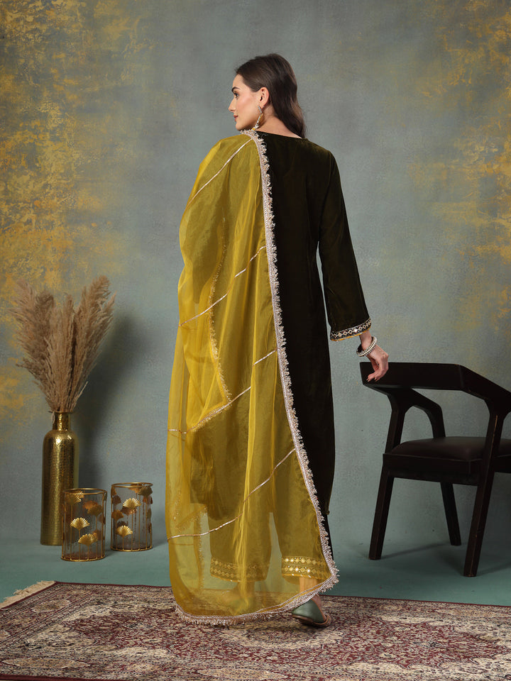Green Solid &amp; Embroidered Velvet Straight Kurta Pant Dupatta Set