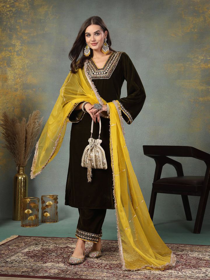 Green Solid &amp; Embroidered Velvet Straight Kurta Pant Dupatta Set