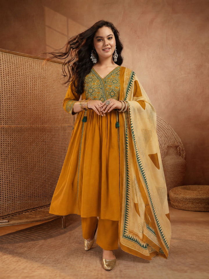 Size Mustard Solid Cotton Straight Kurta Pant Dupatta Set