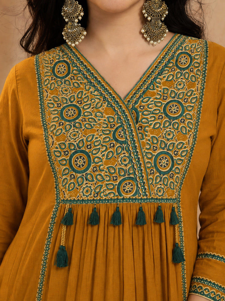 Size Mustard Solid Cotton Straight Kurta Pant Dupatta Set
