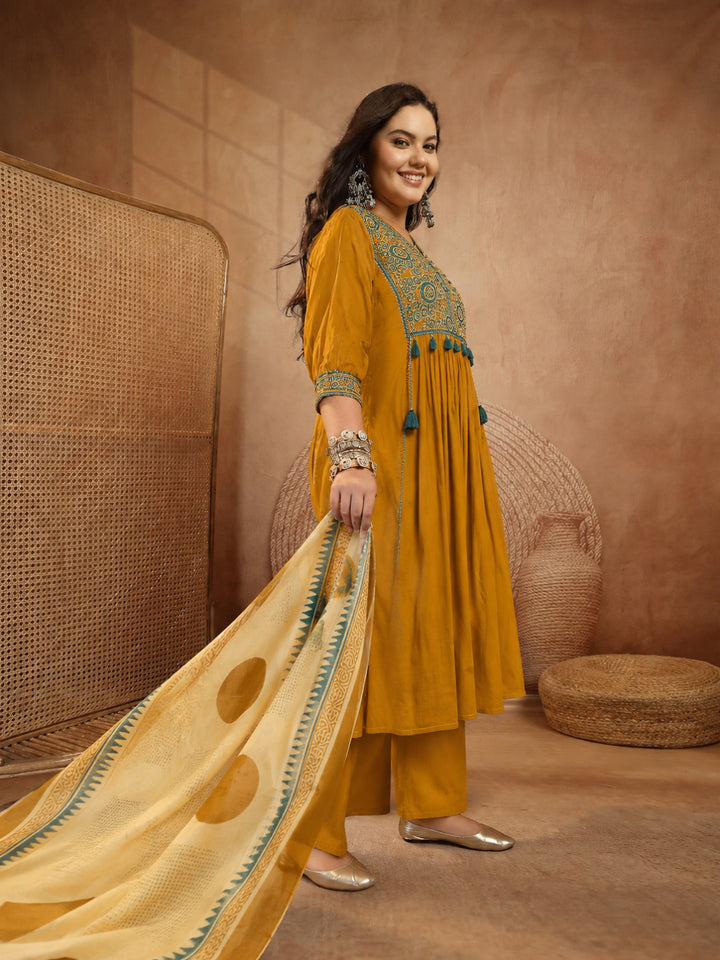 Size Mustard Solid Cotton Straight Kurta Pant Dupatta Set