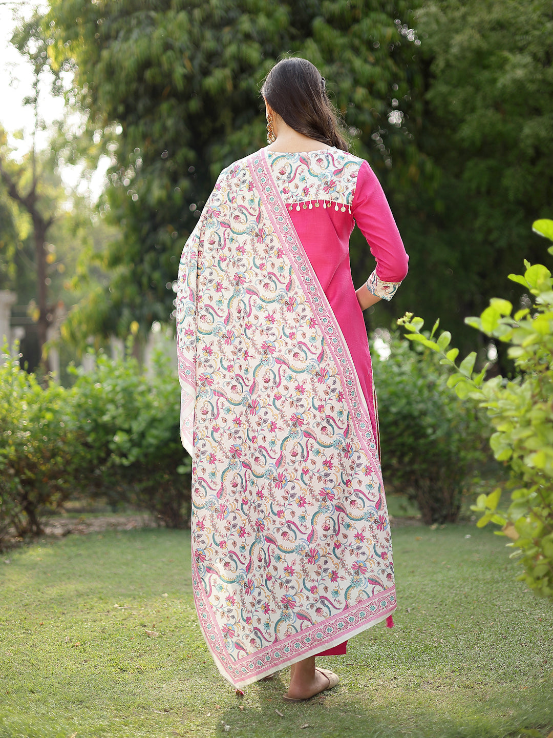 Pink Printed &amp; Solid Cotton Straight Kurta Pant Dupatta Set