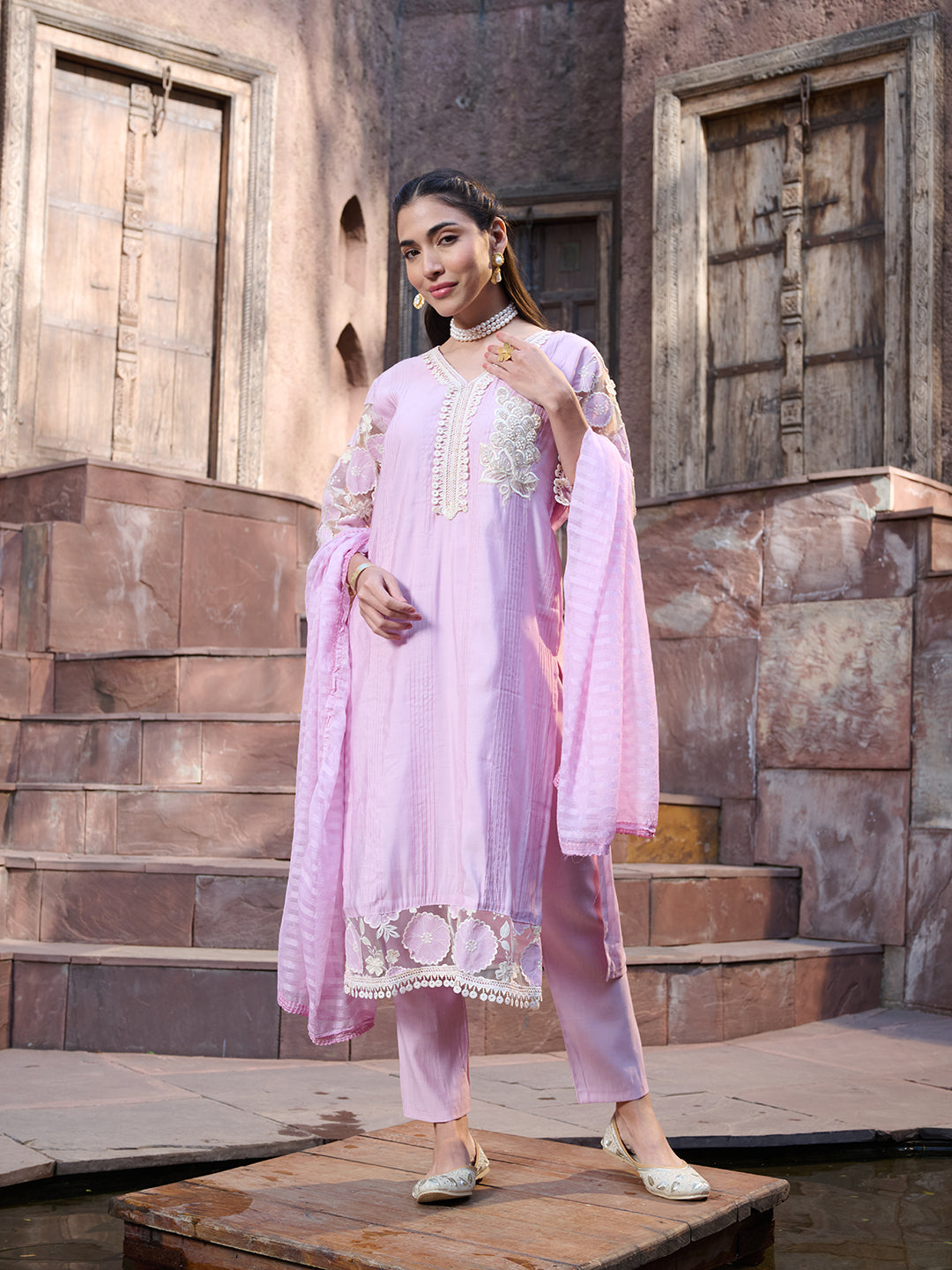 Purple Solid &amp; Embroidered Silk Straight Kurta Pant Dupatta Set