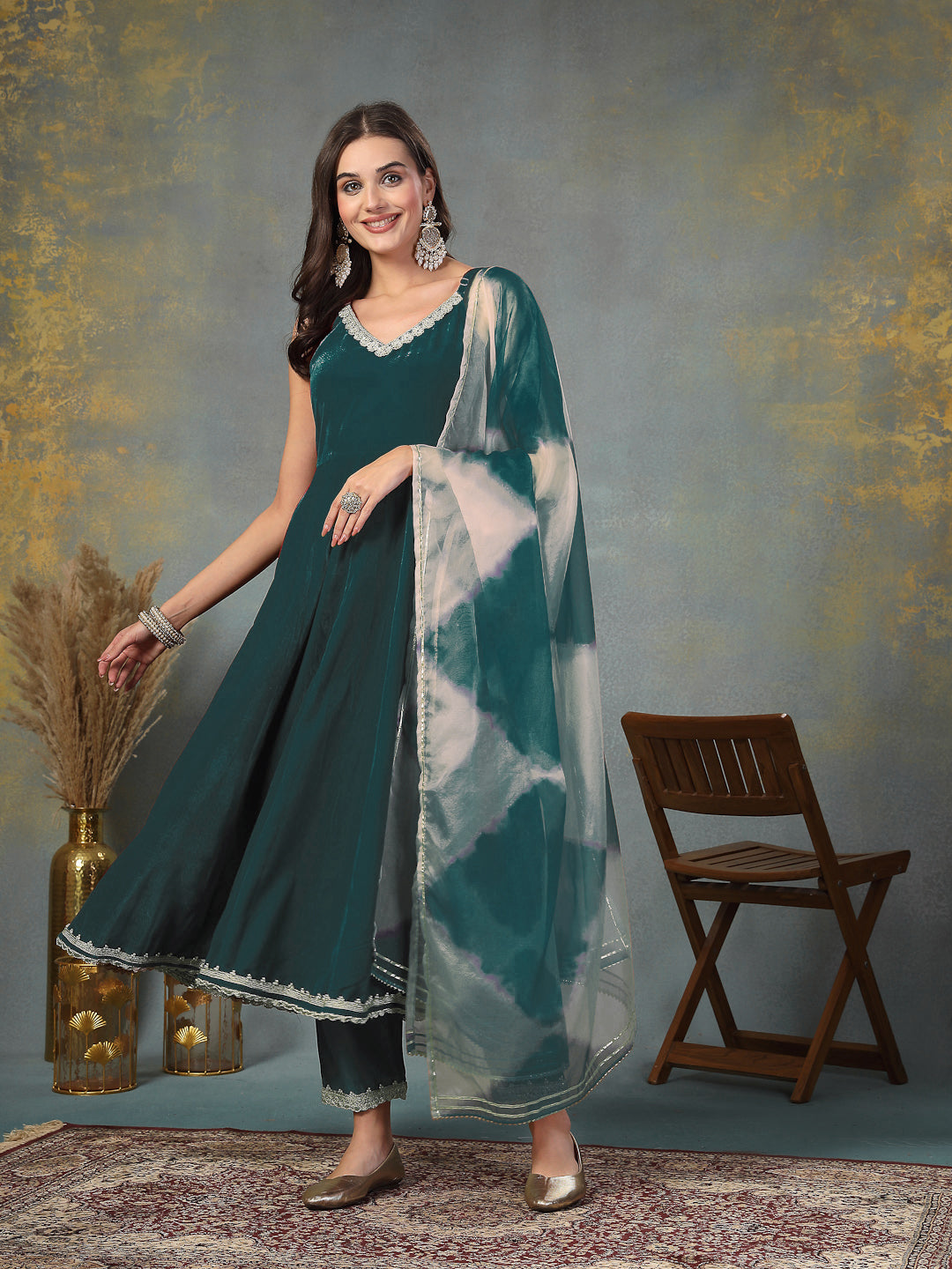 Green Solid &amp; Embroidered Velvet Anarkali Kurta Pant Dupatta Set
