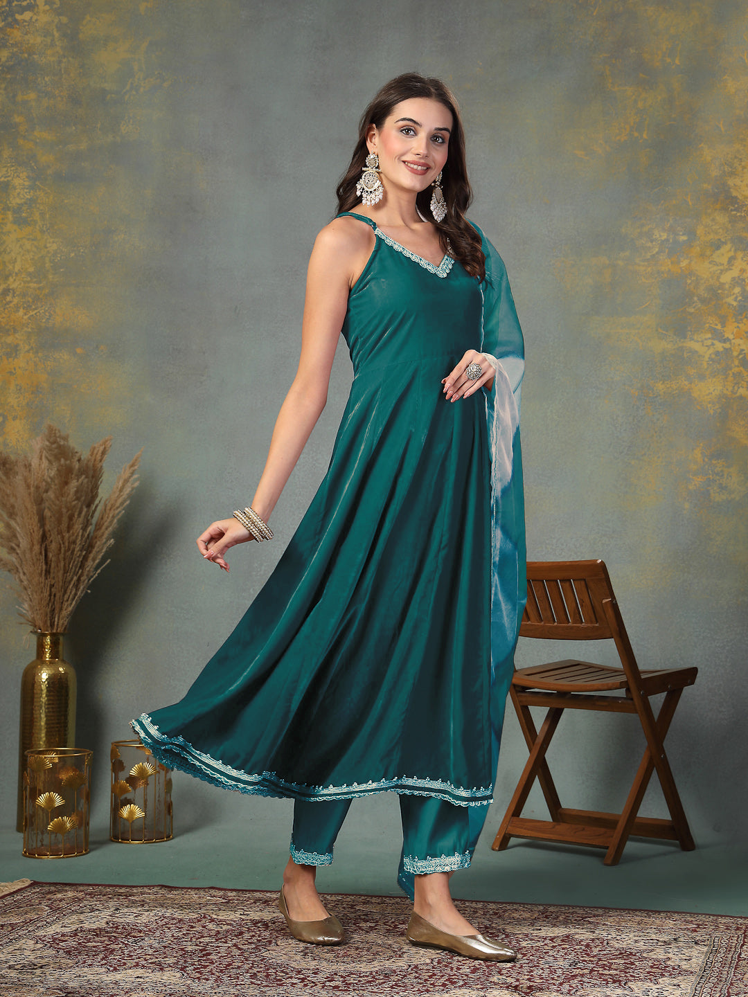 Green Solid &amp; Embroidered Velvet Anarkali Kurta Pant Dupatta Set