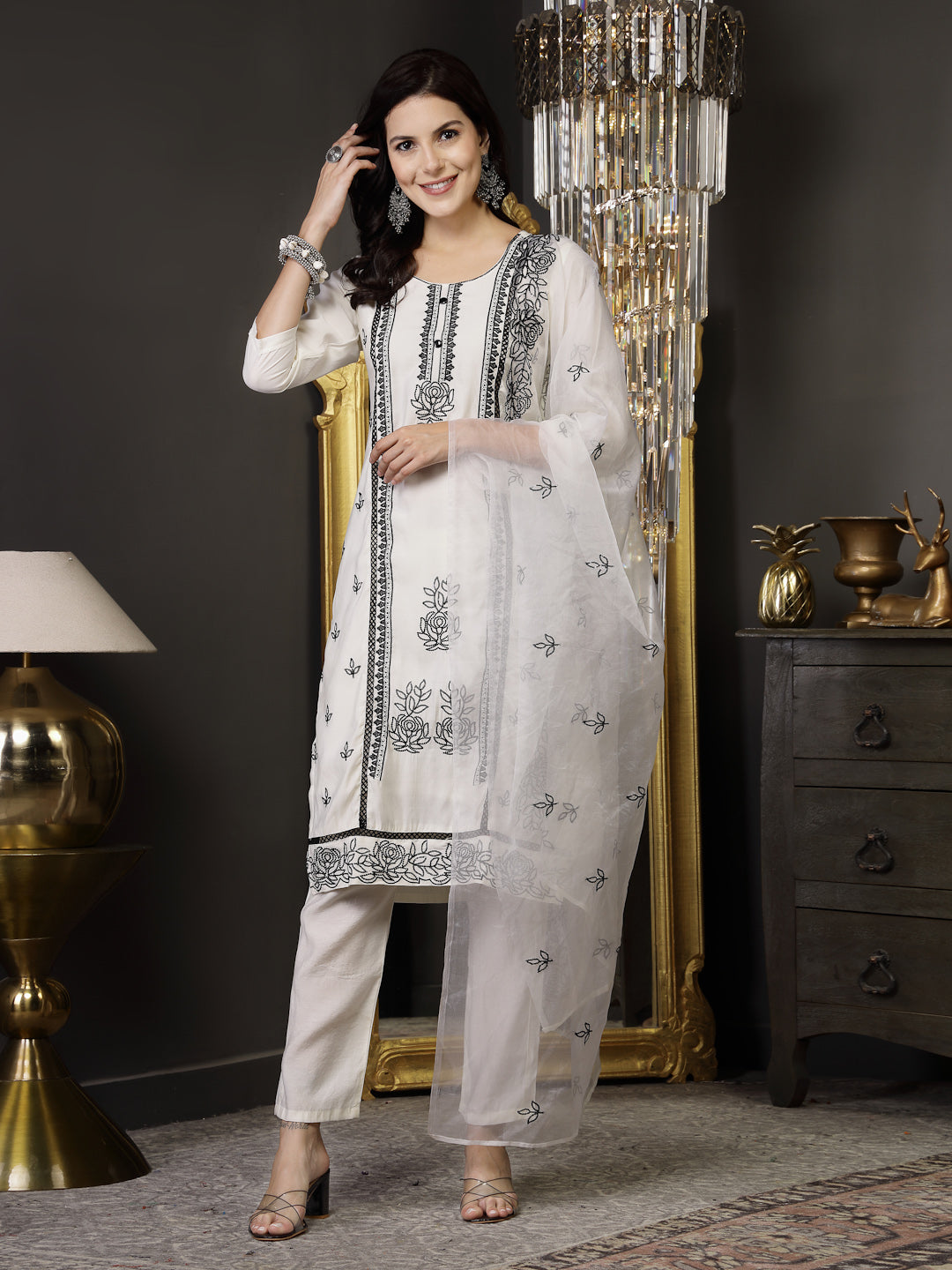 White Pakistani Solid &amp; Embroidered Silk Blend Straight Kurta Pant Dupatta