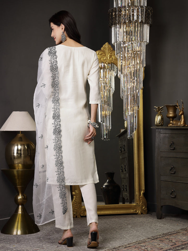 White Pakistani Solid &amp; Embroidered Silk Blend Straight Kurta Pant Dupatta