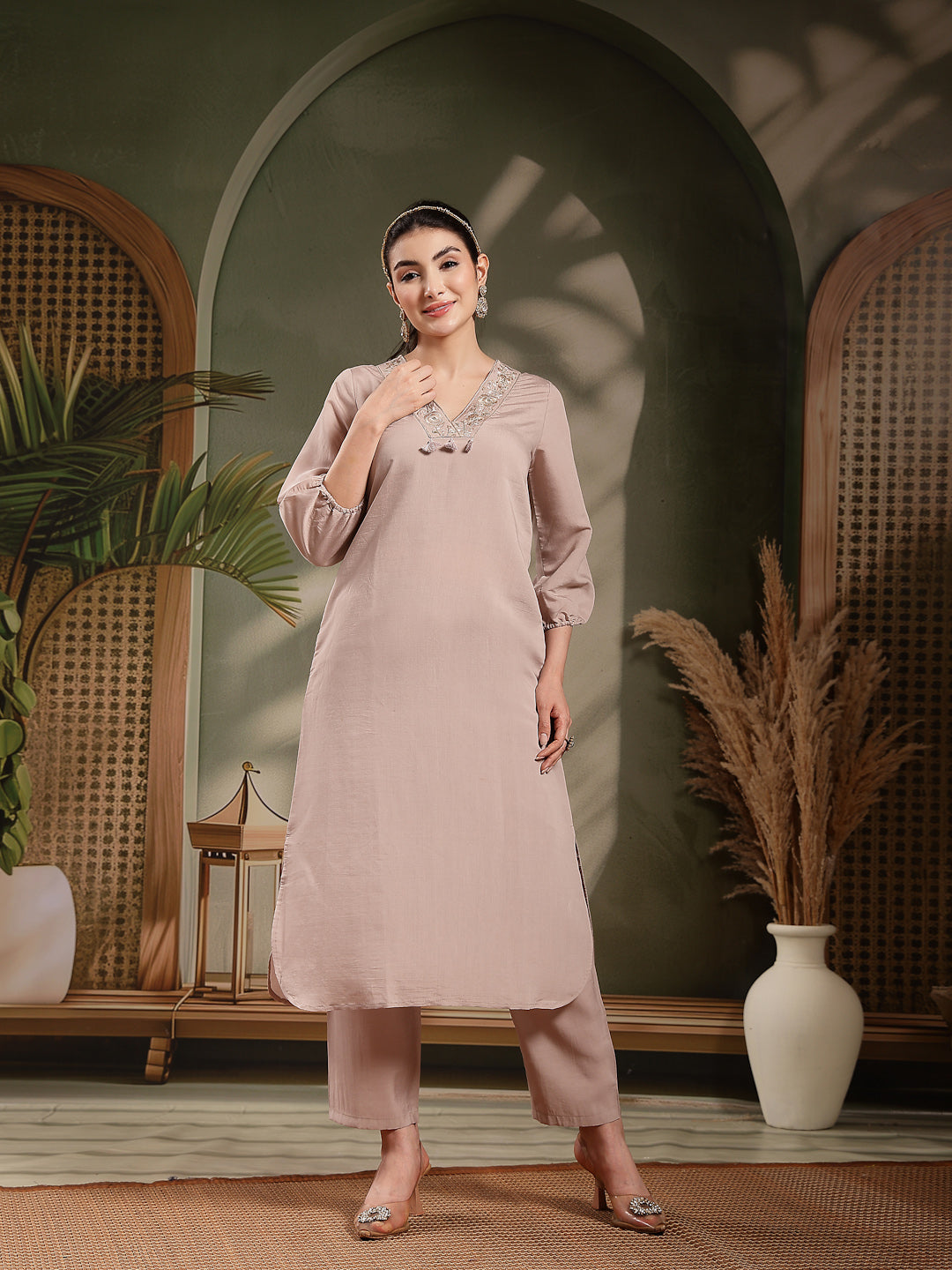 Mouse Solid & Embroidered Silk Blend Straight Kurta Pant Set (Pre-Order)