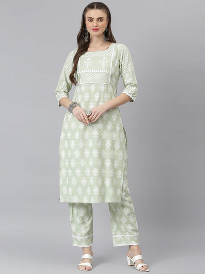 Women Floral Print Rayon Straight Kurta Pant Set (Pre-Order)