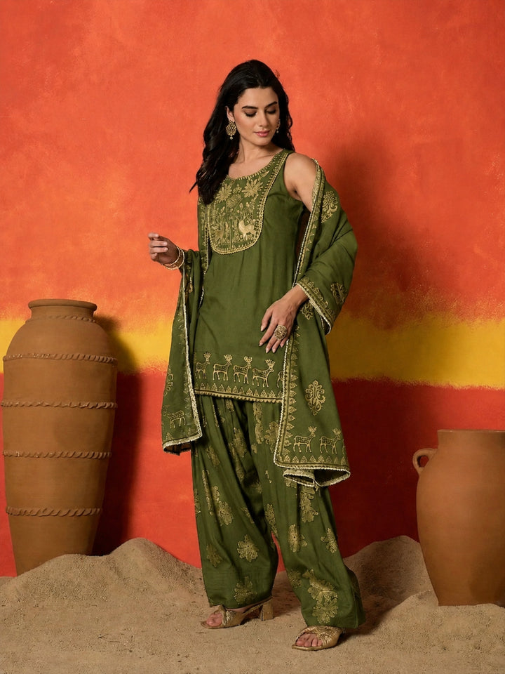 Gold Printed &amp; Embroidered Rayon Straight Short Kurti Farshi Salwar Dupatta Set