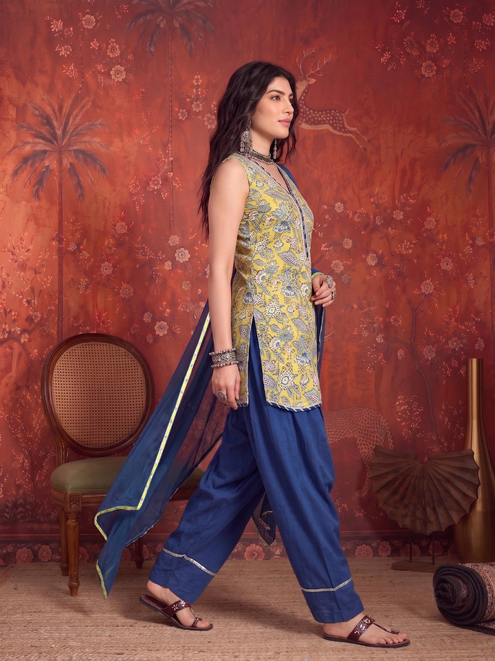 Floral Printed Cotton Straight Short Kurti Farshi Salwar Dupatta Set