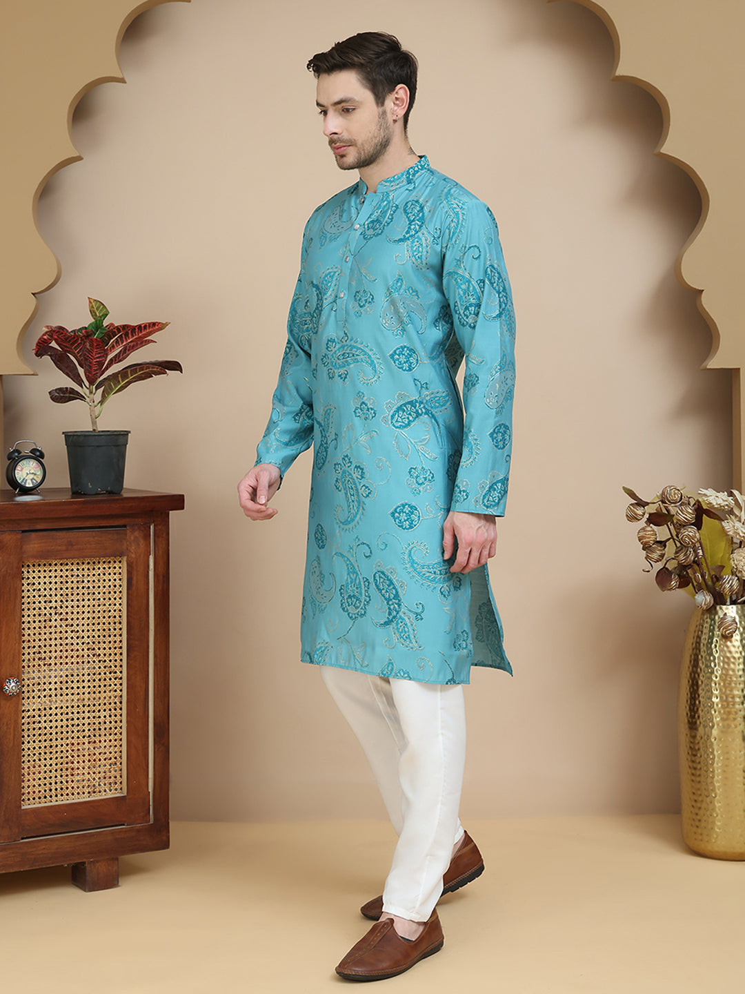 Stylish Blue Kurta Set With Artistic Teal Paisley Print