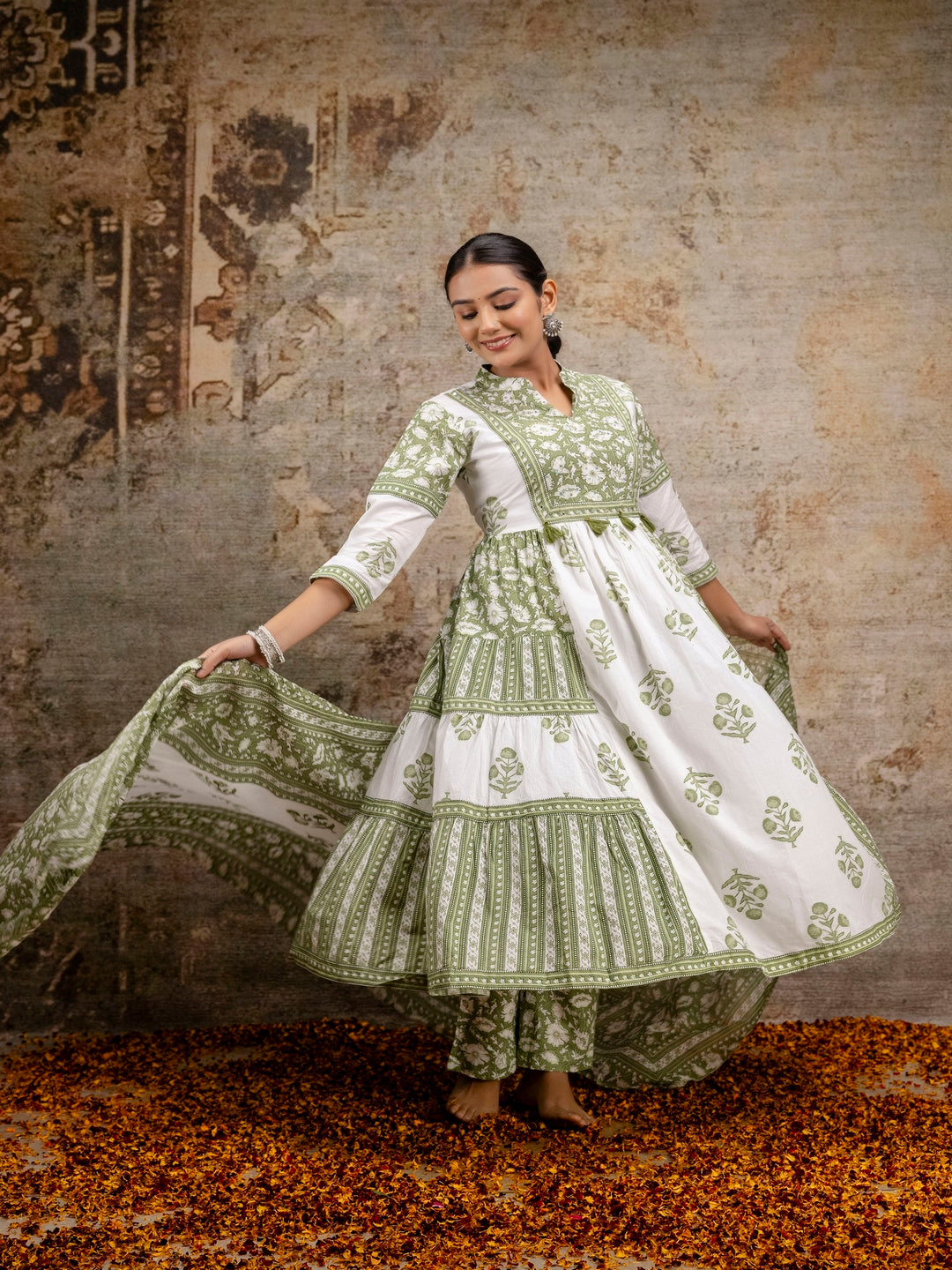 Green Printed Round Neck Calf Length Cotton Kurta & Pant With Dupatta
