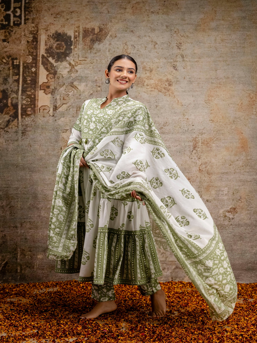 Green Printed Round Neck Calf Length Cotton Kurta & Pant With Dupatta